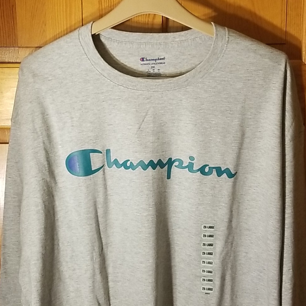 CHAMPION LONG SLEEVED TEE SHIRT